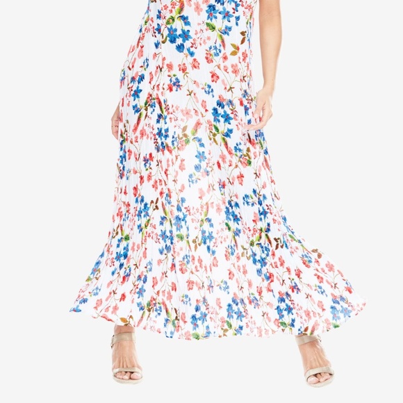 Sleeveless Crinkle Maxi Dress (4x) - Picture 3 of 4